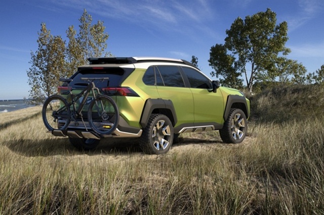 真的變粗獷了，全新 Toyota RAV4 偽裝車首次現身！