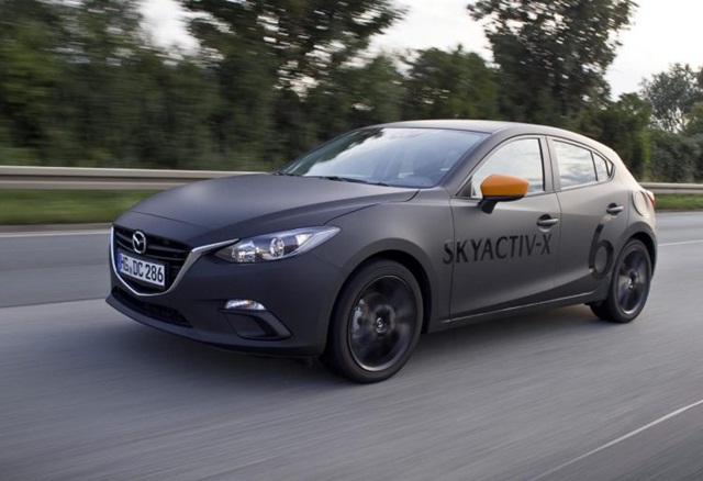 Mazda 著手開發全新引擎，暫時命名為「Skyactiv-3」，期盼能突破燃油引擎的限制，讓整體熱效率提高至 56%。