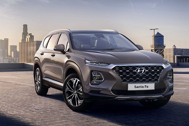 全新第四代 Hyunda Santa Fe，不僅有最新 SUV 家族面容，同時也帶來許多進化，預計在日內瓦車展上全球首發。