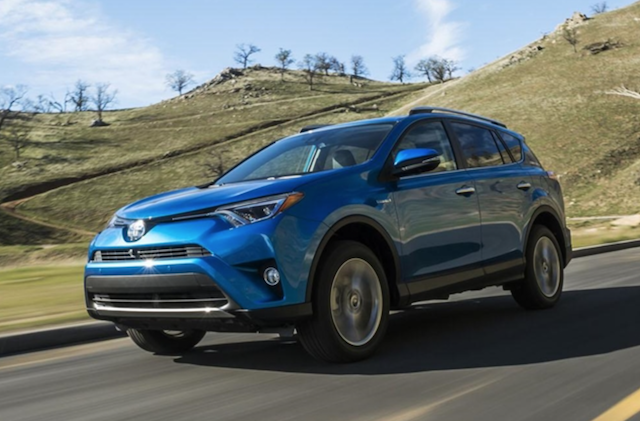 中型 SUV 車型較大，對於日本狹小街道而言較為不便。