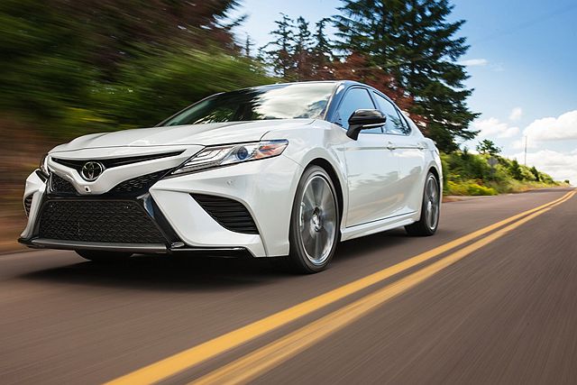 新世代 Toyota Camry 不僅內、外革新，操控表現也大幅進步，成為 Mazda 未來發展的參考目標。