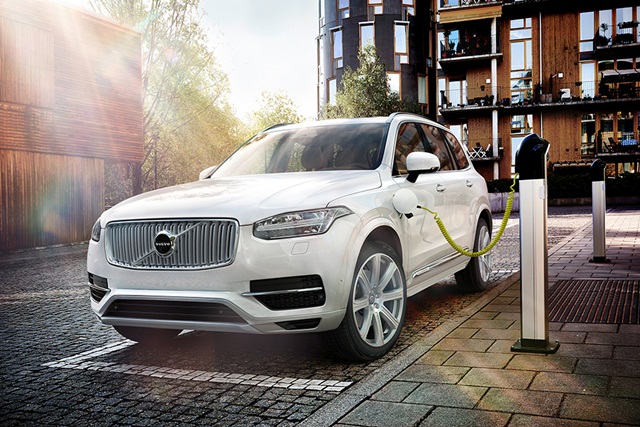 Volvo 將會把重心全部轉向 48V 輕度混合動力、Hybrid 油電混合、PHEV 插電式混合動力以及 EV 純電動力。
