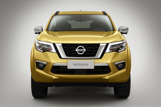 採用品牌皮卡 Navara 的底盤打造,外觀上則導入和 X-Trail 相同的「V-Motion」設計語彙,整體輪廓上與皮卡車一樣充滿肌肉感。