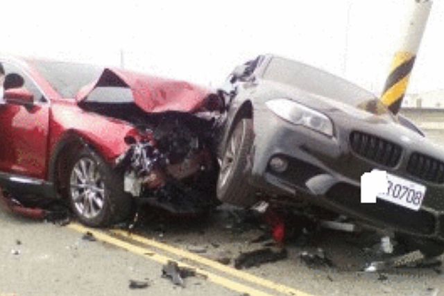 苗栗縣苑裡鎮日前發生一起車禍，沒想到被撞與撞人兩輛車的車號都是「0708」，等於是 0708 撞 0708，這機率不到百萬分之一。