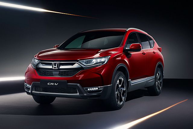 歐規新 Honda CR-V 率先在日內瓦車展前亮相，除維持相同的外型設計外，完備的動力系統與可選 7 人座車型，都是歐規車型上首度出現的。