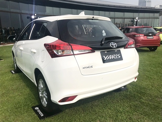 車尾部分則進行重新設計，採用 LED 光條尾燈造型。