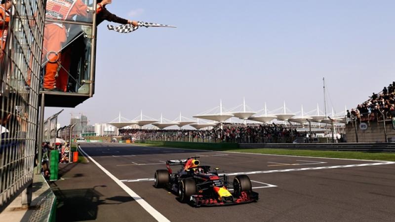 Red Bull 車隊 Ricciardo 「上」賽道奪冠，終止 Ferrari 連勝！（內有影片連結）