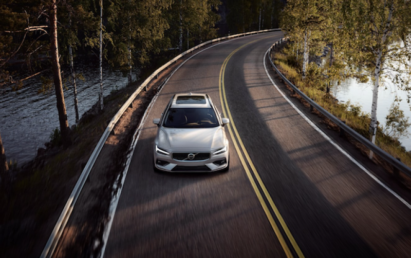 車頭部分比較無異議，跟 V60 的車頭大概相去不遠。（圖片來源：Volvo）