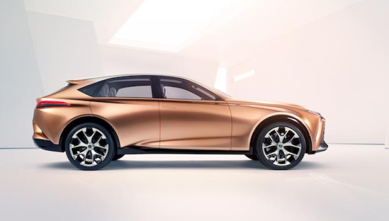 LF-1 Limitless 概念車有著更低的車頂，不過車內乘坐高度卻更高。