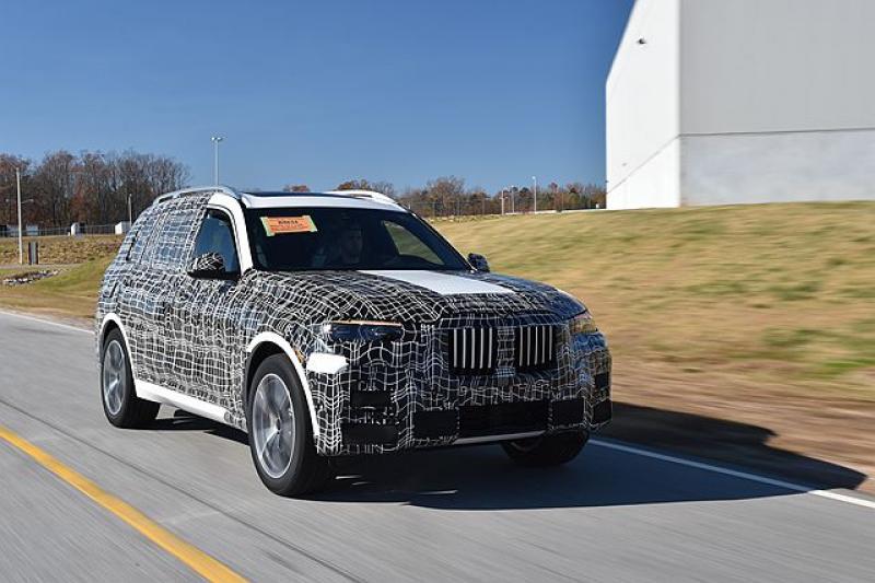 BMW CEO Harald Krueger 除確認新世代 X5 將在今年稍晚登場外，其實日前已開放國外媒體試駕的 X7 也倒數發表中。