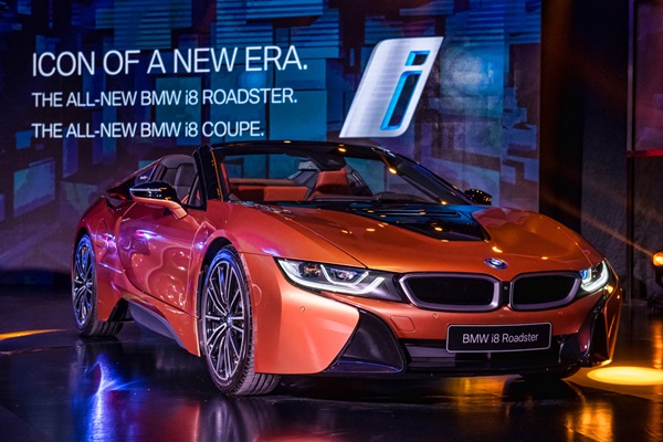 BMW i8 Roadster 在台首發，小改款  i8 Coupe 聯袂登場！（內有影片）