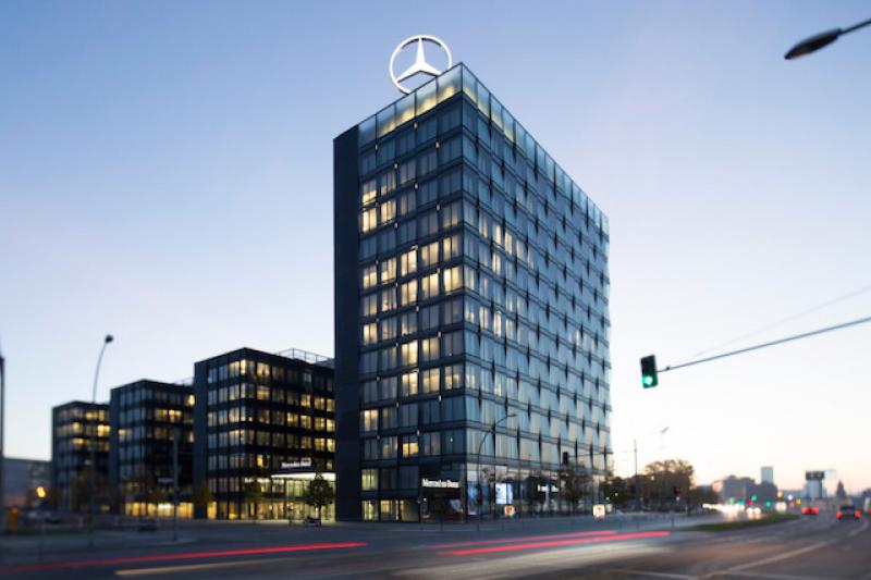 賓士母公司戴姆勒（Daimler）被德國官方要求召回旗下有問題的柴油車。
