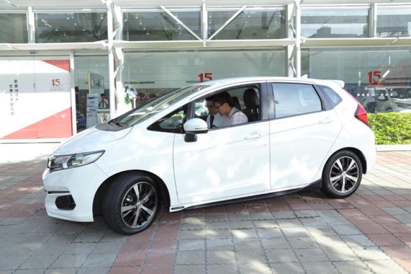 車輛試乘之前，要先確認車輛有保險。