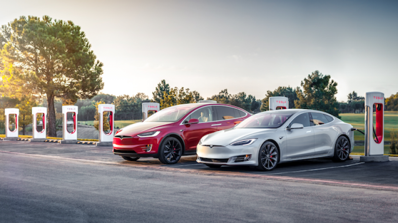 英國能源分析單位認為，電動車的電能轉換率太低，並不環保。