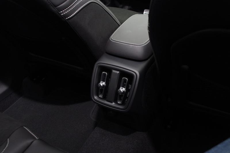 後座冷氣出風口是 XC40 標配。