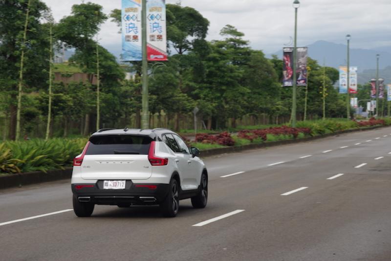 定位在都會休旅的 XC40，車身尺碼相當適合在都會使用。
