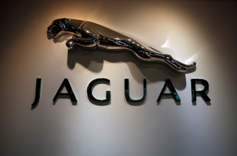 英國最大汽車製造商捷豹（Jaguar）警告，英國若無法順利脫歐，該公司每年將失去超過 12 億英鎊（約新台幣 483 億元）的利潤。（路透）