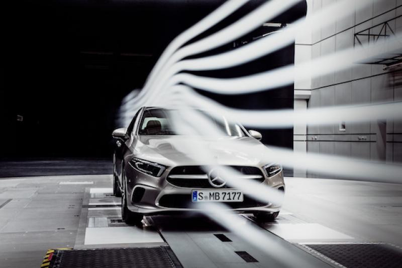 賓士 A-Class 房車，創造超低的 0.22Cd 風阻係數。