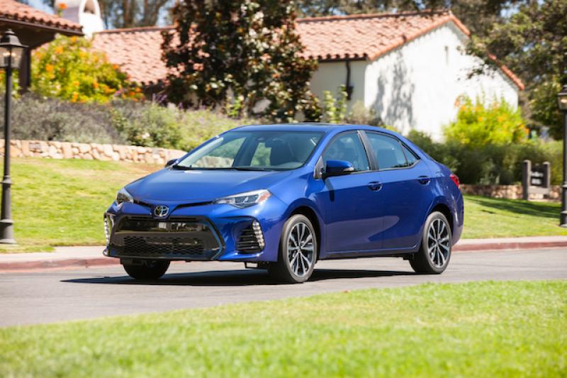 去年汽車全球銷售冠軍的 Toyota Corolla，今年上半年落居第二名。