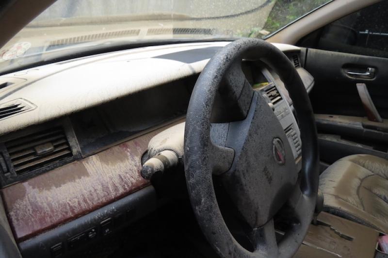 泡水車的程度仍有不同的差別。（記者俞肇福攝）
