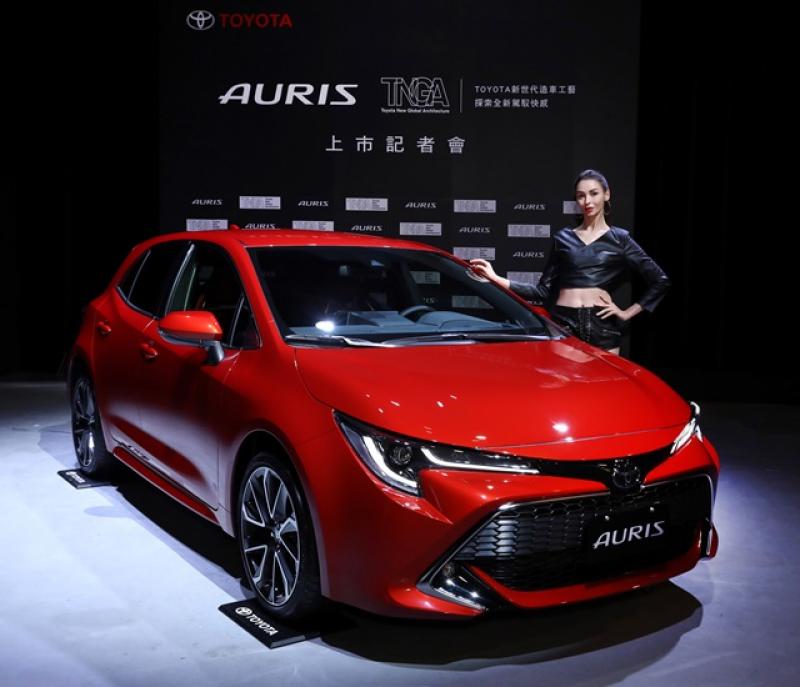 Toyota 全新引進的 Auris 掀背車承襲 TNGA 的高剛性底盤和底重心設計，目標鎖定國內最暢銷的 Mazda3 進口掀背車，配備與售價都對消費者展現莫大誠意。