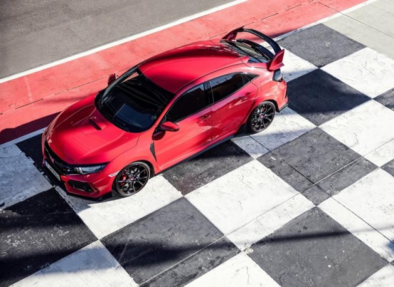 現行第 10 代 Honda Civic Type R 屢創性能話題，而其 TCR 廠車亦在全球各地 TCR 賽事表現亮眼，可惜國內台灣本田在 CR-V 和 HR-V 熱賣下，並未積極將其引進。