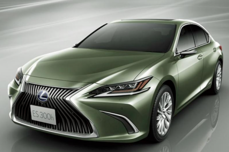Lexus ES 300h 在日本也採用車外數位後視鏡。