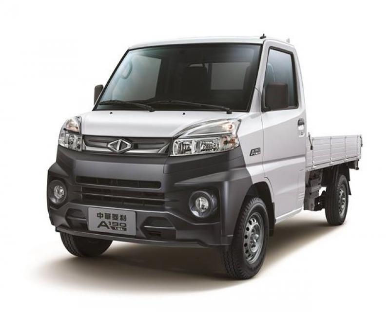 中華菱利 A190 貨車最入門的 5 速手排 2WD 鐵板車型售價 47.7 萬起，4 速自排 2WD 雙氣囊木床車型則來到 53.2 萬。