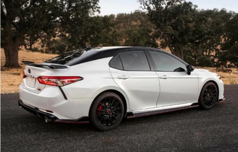 Toyota 原廠表示，換上 TRD 空力套件版本，可讓車身重量減輕，對於操駕感受有一定的幫助。