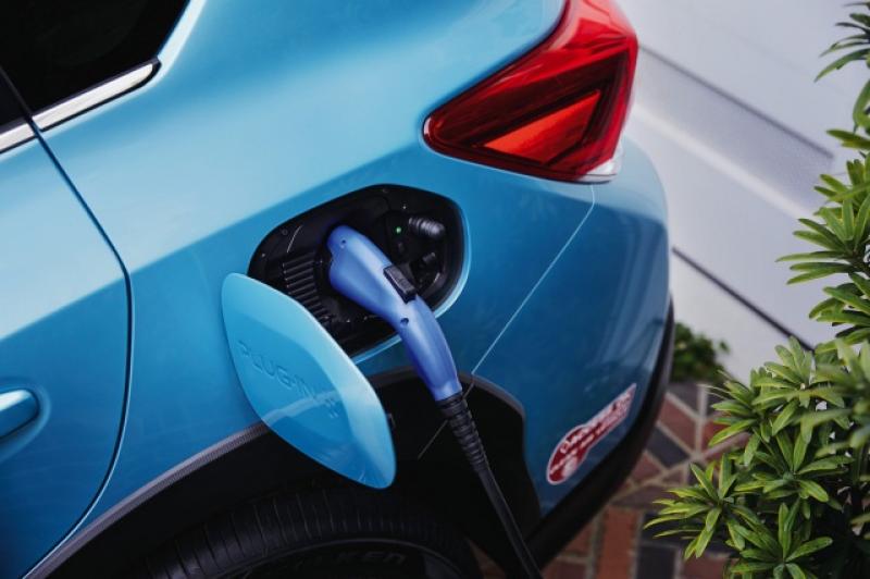 Subaru 提到:「Crosstrek Hybrid 不僅保留 Crosstrek 所有功能,在電動馬達輔助下,更能顯著提升燃油經濟性。」