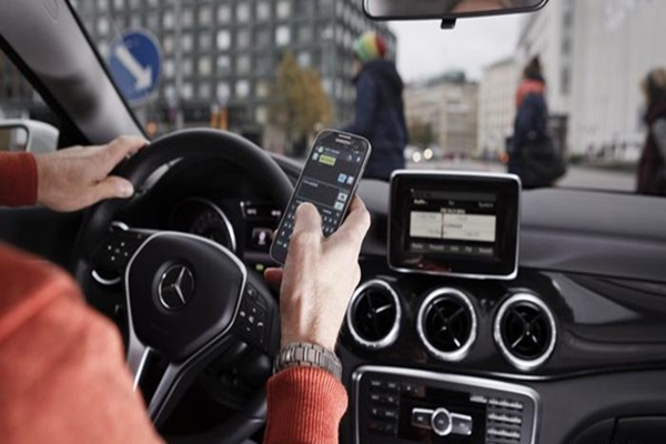 開車用手機很危險！蘋果為駕駛申請警報新專利
