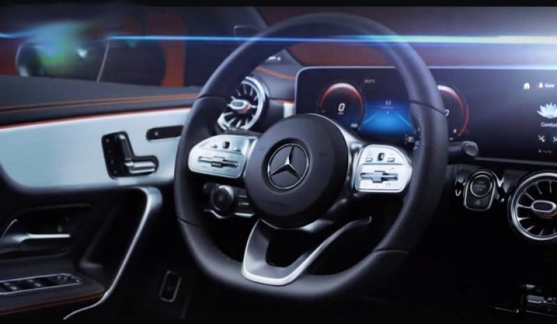 整體內裝鋪陳與新一代 A-Class 相當接近。