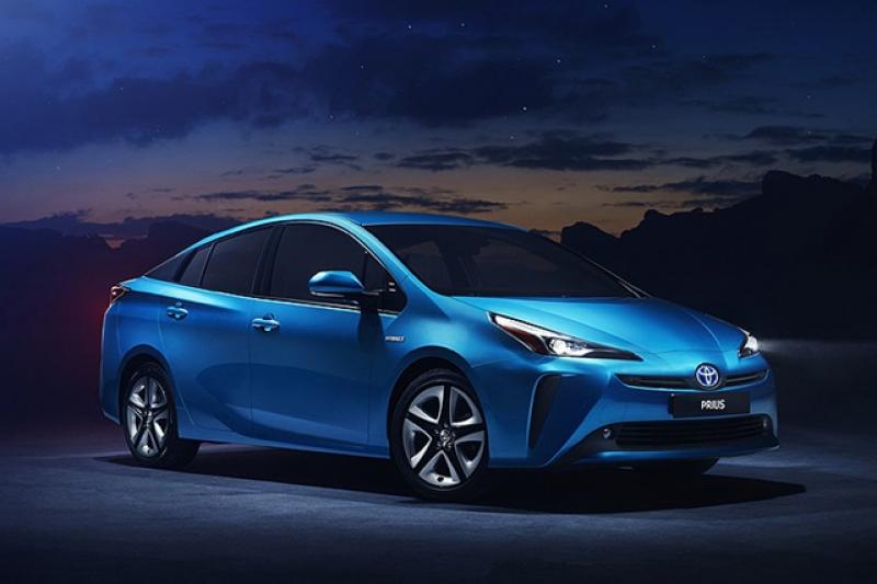 最新一代小改款 Prius 同樣採用 TNGA 模組化平台打造，台灣最快今年 2 月登場。