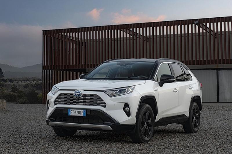 此為歐規的一般版的 Toyota RAV4。