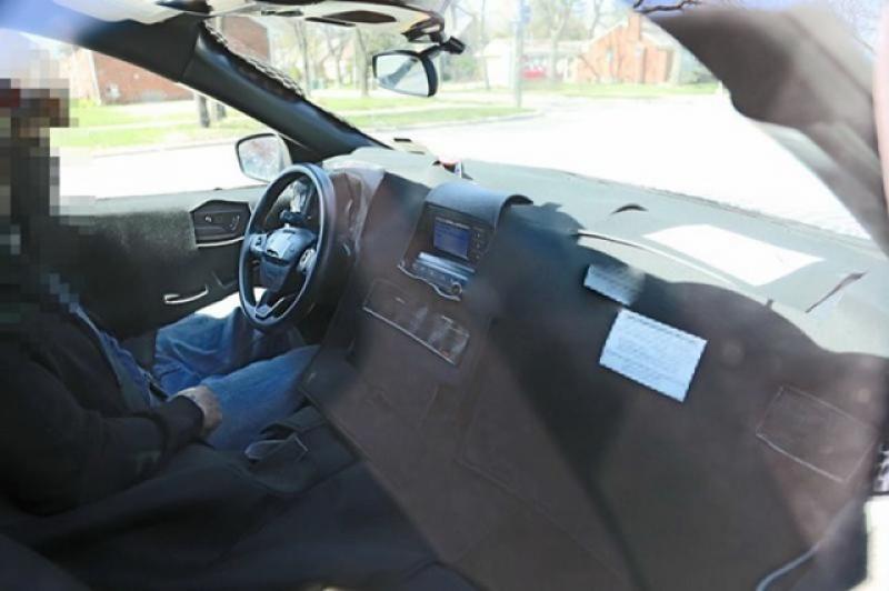 此為新一代 Kuga 測試車內裝照。