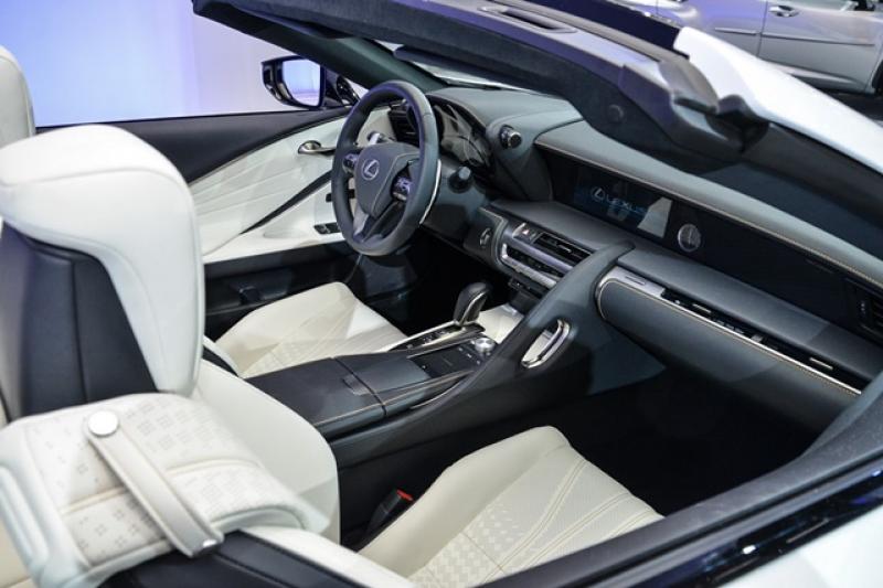 5.0 升 V8 引擎，可是擁有 470hp 最大馬力不俗的輸出。