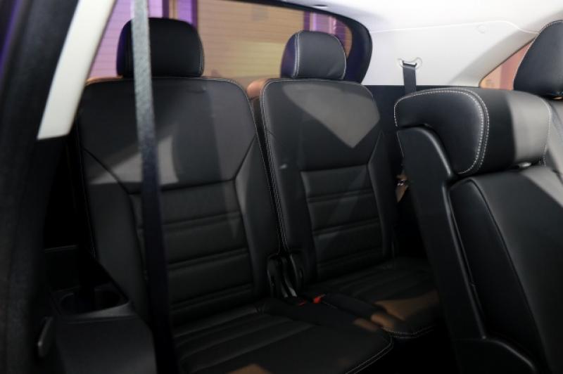 Sorento 車內空間相當大，第三排座椅能讓身材較嬌小的乘客輕鬆乘坐。