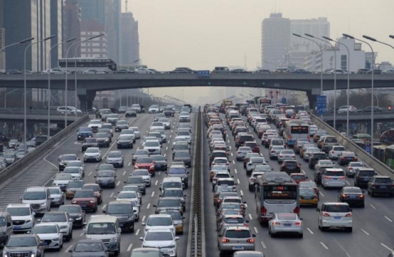中國車主控訴，有國產車使用有毒材料，致多人患上白血病。圖為北京街景。（路透資料照）