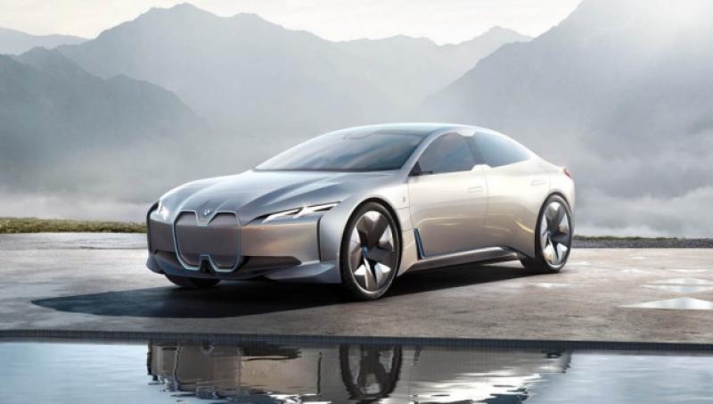 接下來 BMW 的整個重心都將轉往電動車，預計 2025 年會有多達 12 款電動車。