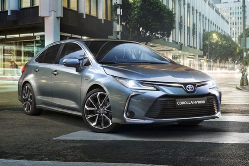 全車系標配 7 氣囊＋TSS，以及新增的 Hybrid 油電動力為此次大改款 Altis 的賣點。