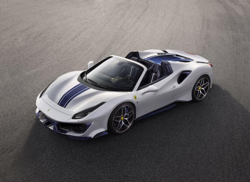 Ferrari 488 Pista Spider 雖然是敞篷車，但其強大動力依然不輸硬頂車型。