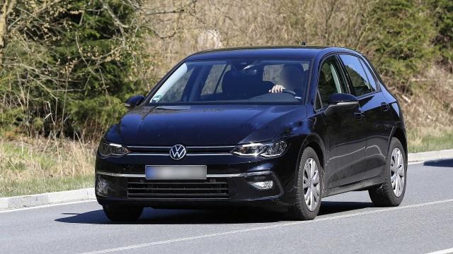 新一代 Volkswagen Golf  幾乎無偽裝現身，將於今年第三季登場。