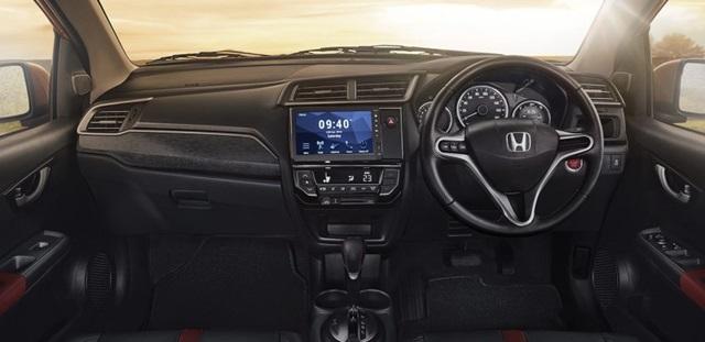 動力則維持原先的 1.5 升 NA 引擎，配上 CVT 變速箱後，擁有 150hp/14.7kgm 最大輸出。
