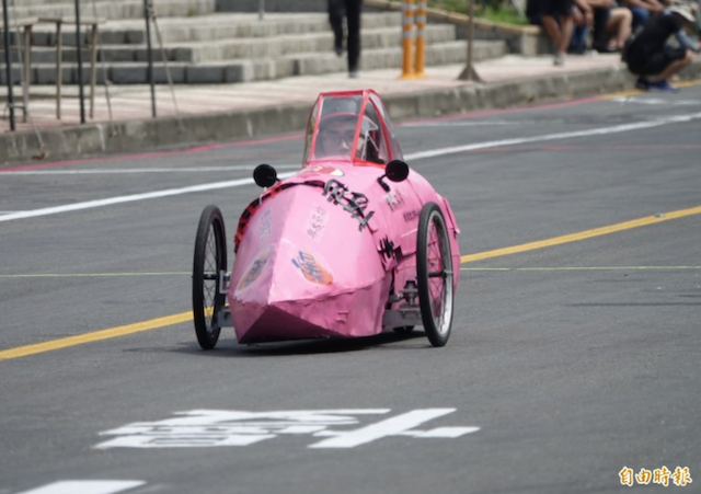 全國環保節能車大賽熱血登場，比性能，也比造型。（記者劉曉欣攝）