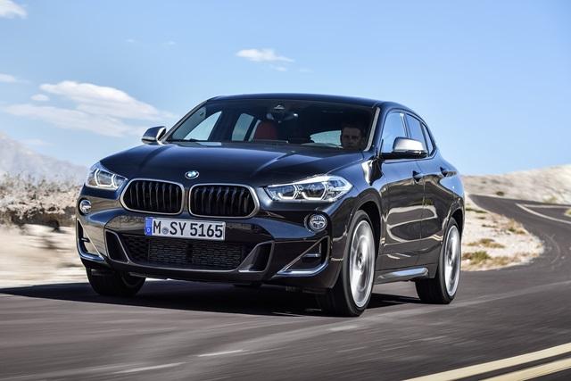 來自展間業代的資訊，頂規車型 X2 M35i 已標配 M Performance 鍍鈽套件、20 吋 M 款鋁圈、M 款雙前座跑車座椅，預售價格為 292 萬。