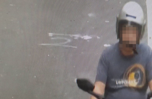王姓男子偷走警方執法的測速照相器材。（記者李容萍翻攝）