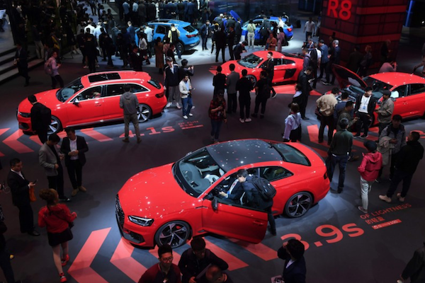 中國經濟放緩 + 排放監管趨嚴 拖累全球車廠