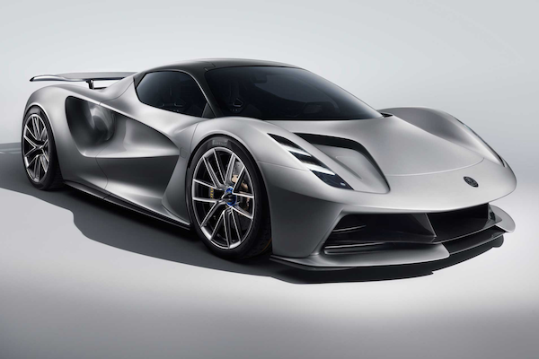 時速 0- 300 公里只要 9 秒！英國電動超跑亮相