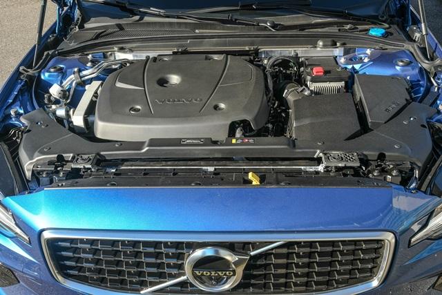 T5 R-Design 除了外觀動感外，動力也特別校調來得更帶勁。
