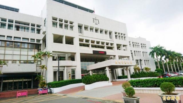 左轉未注意撞傷直行騎車，南投地院法官判賠 122 萬餘元。（記者陳鳳麗攝）
